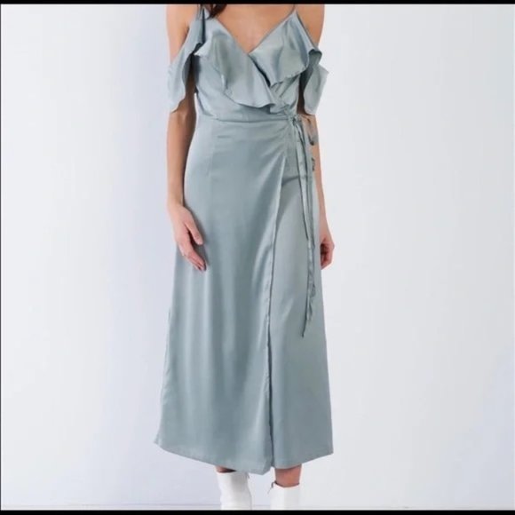 TA LOS ANGELES Sage Silky Jumpsuit NWOT - Picture 3 of 4